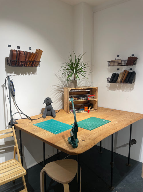 Hantverkshörna i butiken